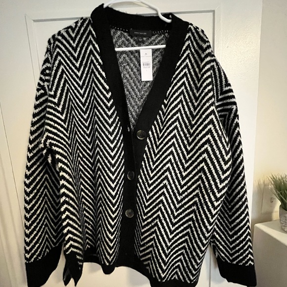 Ann Taylor cardigan sweater - Picture 3 of 8